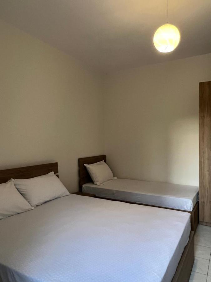 Guest House SALA Durrës Extérieur photo