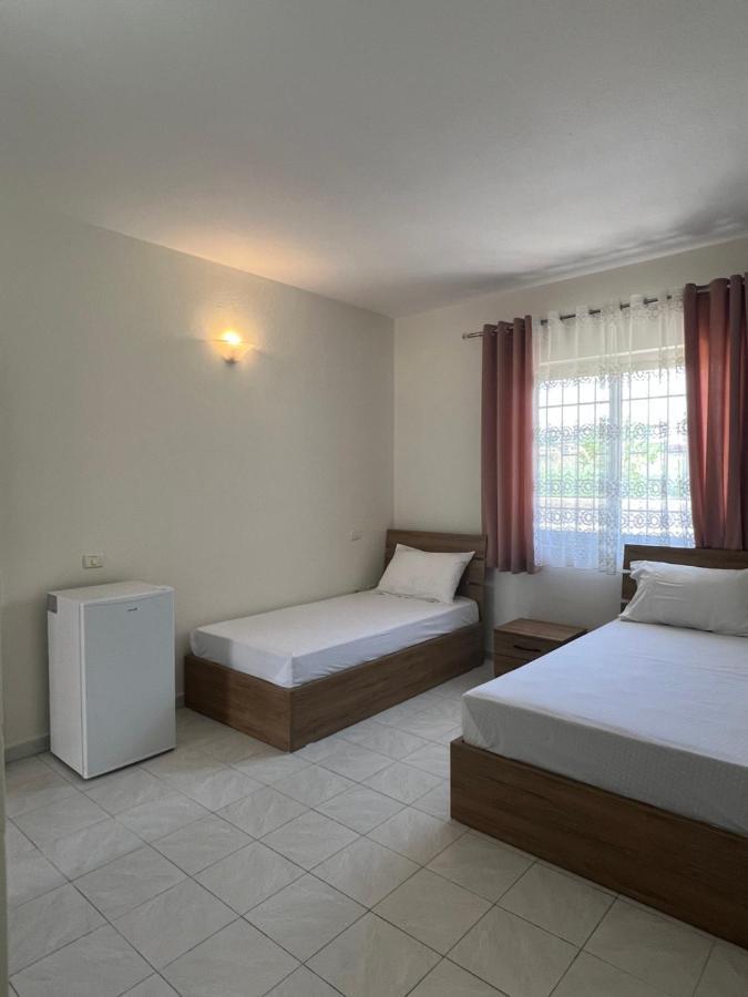 Guest House SALA Durrës Extérieur photo