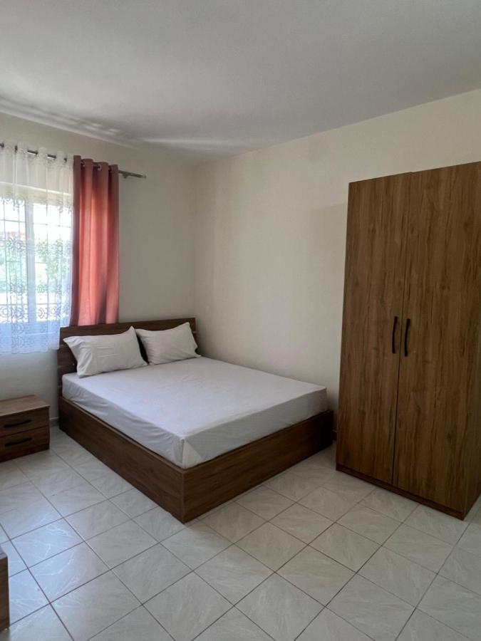 Guest House SALA Durrës Extérieur photo