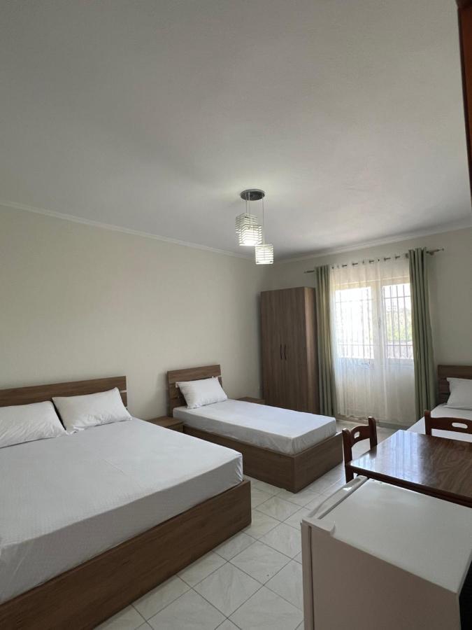 Guest House SALA Durrës Extérieur photo